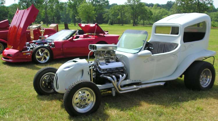 25 Ford Model T Bucket Roadster Sedan