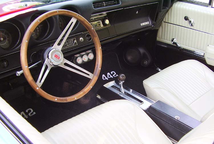 68 Oldsmobile Cutlass 442 2dr Hardtop Dash